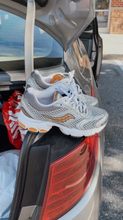 ASICS  size 6