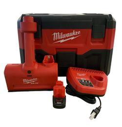 MILWAUKEE PORTABLE VACUUM #35726