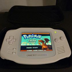 ***CLEAN White Gameboy Advance ***