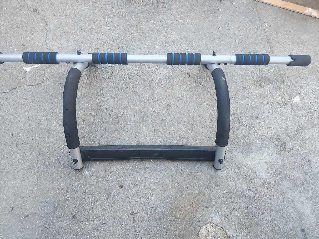 Pull Up Bar