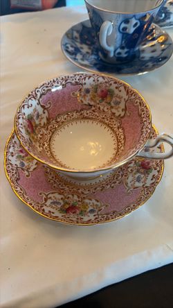 Yudor Rose Salisbury teacup