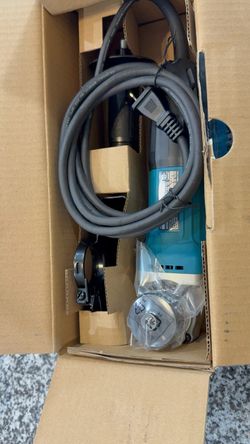 Makita 6 Amp 4-1/2 in. Angle Grinder