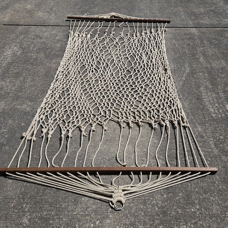 Rope mesh style hammock