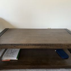 Coffee Table With 4 Free End Table