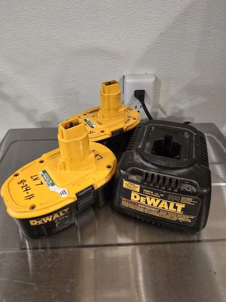 Dewalt 2 Batteriesâī¸ Charger