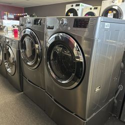 Kenmore Washer And Gas Dryer Set With Pedestals