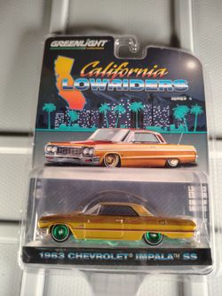 Greenlight 1963 Chevrolet Impala SS Gold California Lowriders Green Chase 2023 Series 4