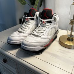 Air Jordan 5 - Men’s 14