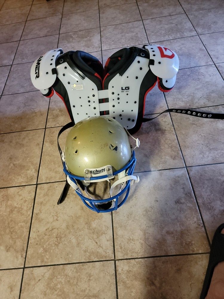 FOOTBALL HELMET AND SHOULDER PAD $170 FIRM PRICE 