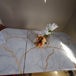 ELEGANT DINING TABLE WITH LEAVES.NEGOTIABLE