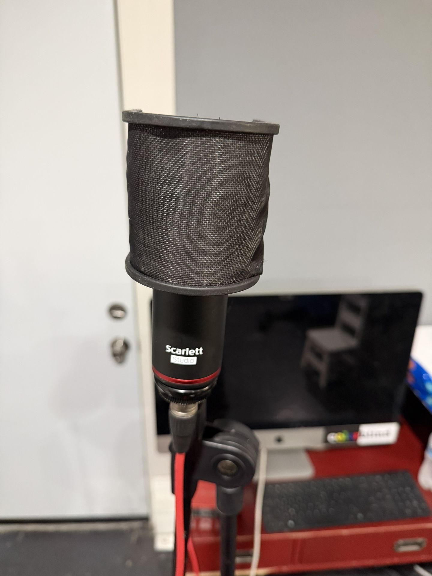 Focusrite Scarlett Studio Bundle – Audio Interface, Mic & Headphones