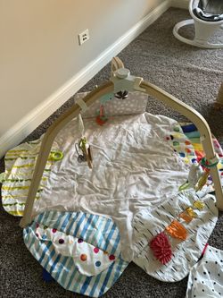 Lovevery Baby Play Gym