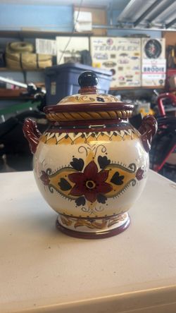 Dario Farrucci Mediterranean inspired jar