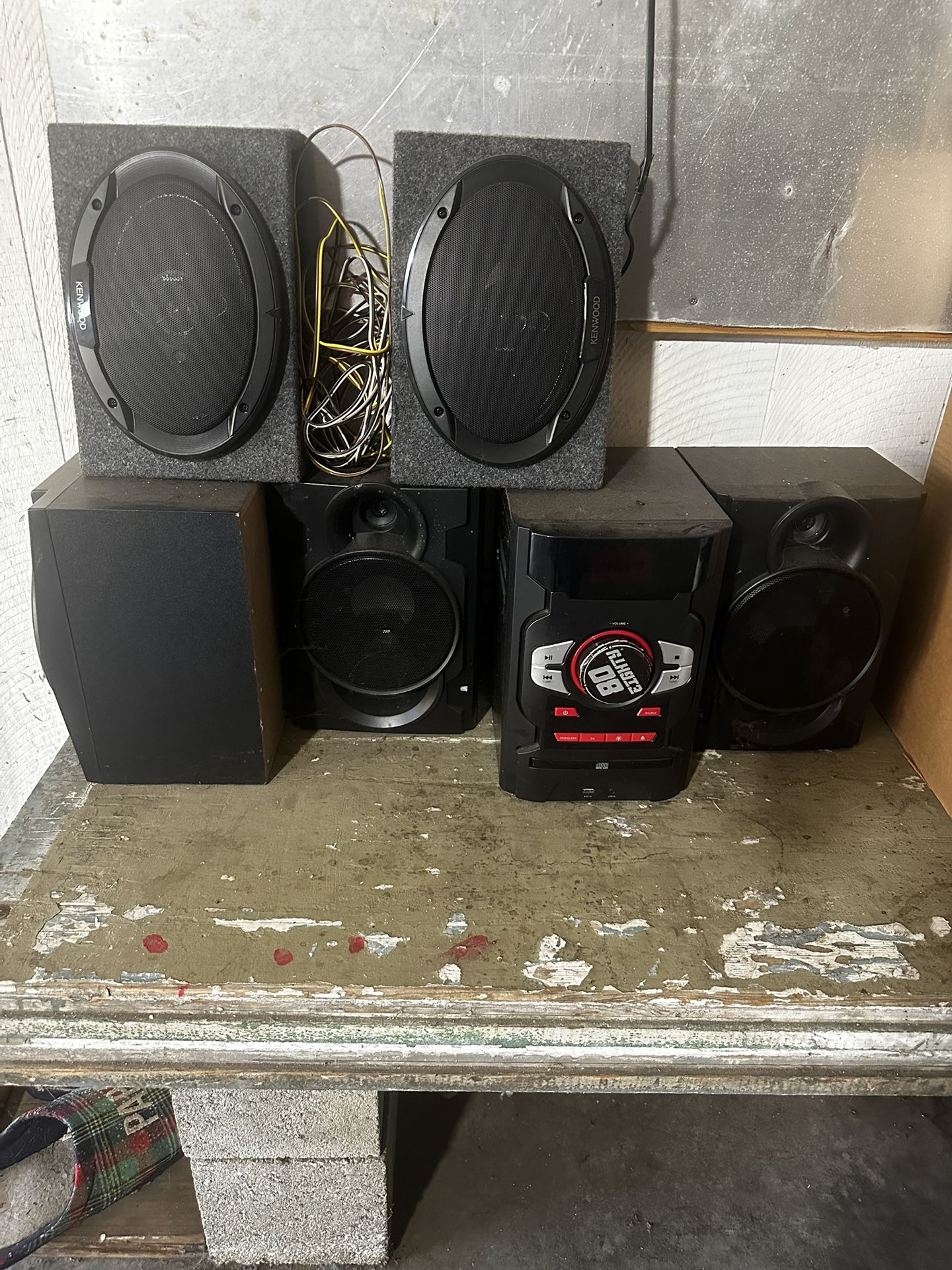 Stereo.