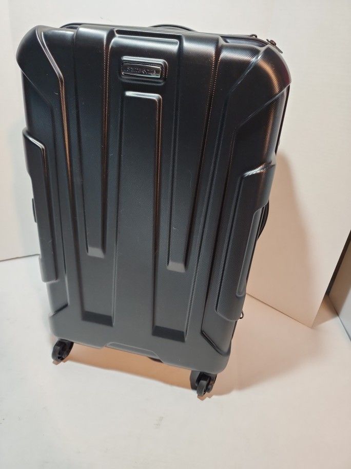Samsonite Centric Hardside Expandable Luggage with Spinner Wheels, Black, Checked-Large 28-Inch