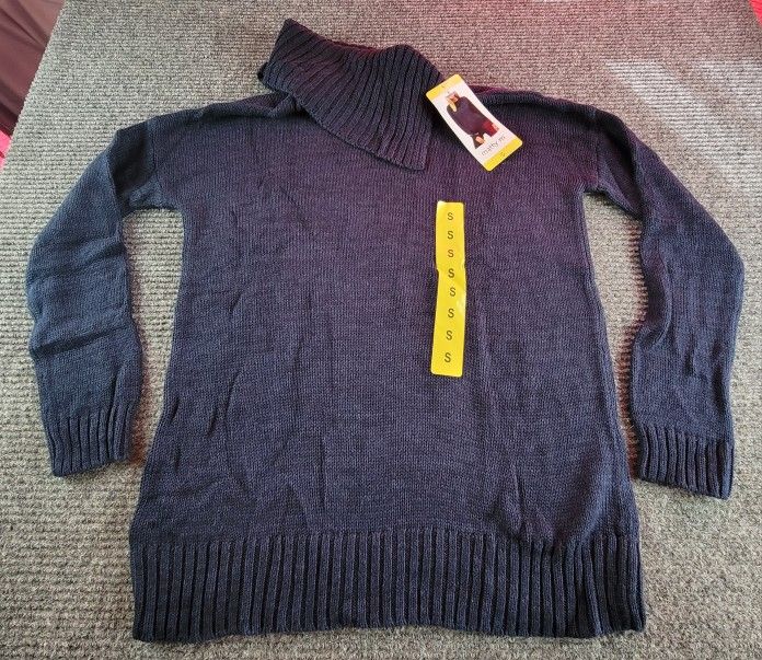 Matty M NWT Women’s Knitted Envelope Turtleneck Sweater Cobalt Blue Small 