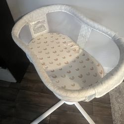 Halo Swivel Bassinet