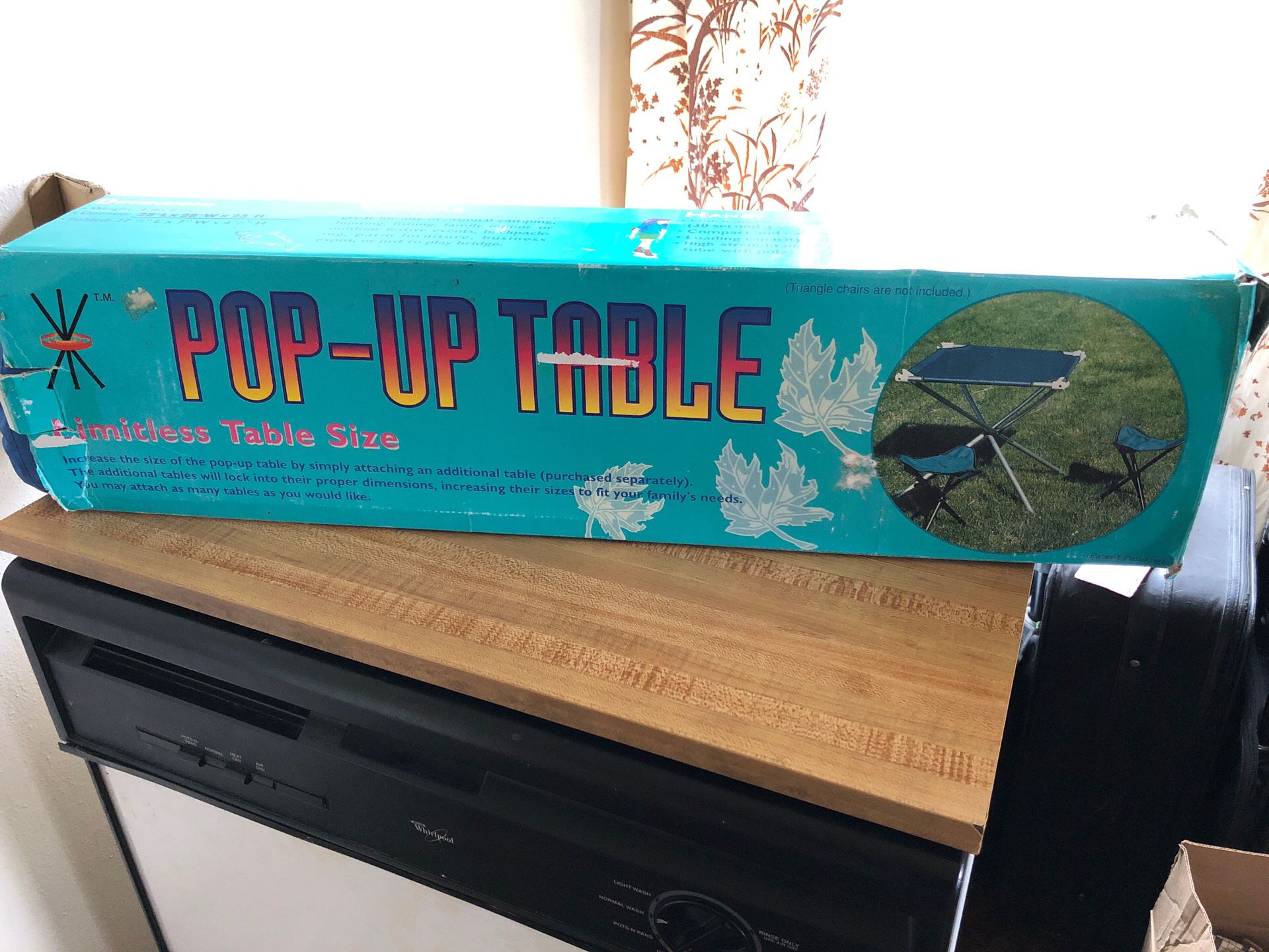 Photo Pop up table for camping and travel