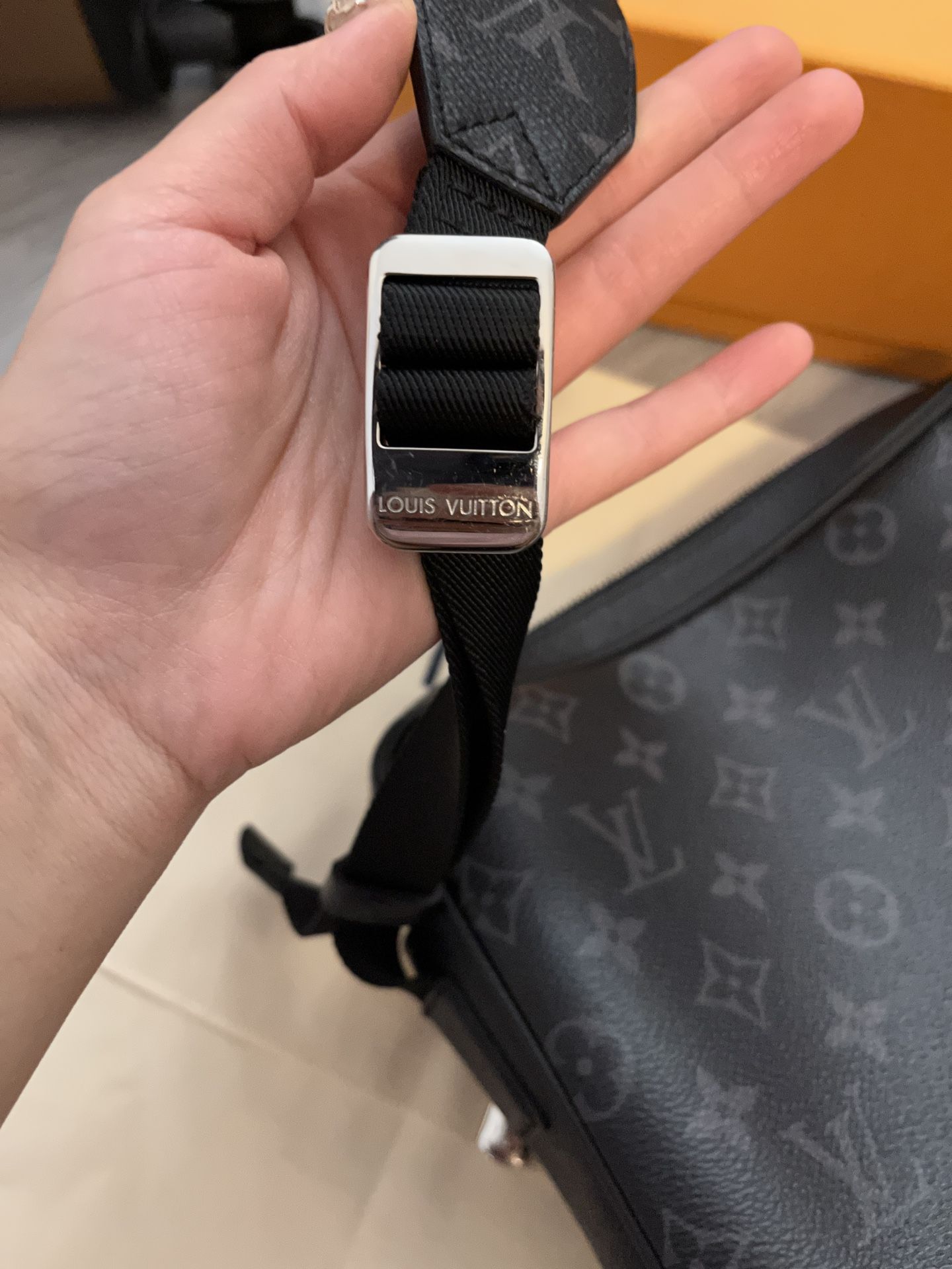 LV Messenger Bag for Sale in Clovis, CA - OfferUp