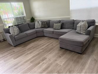 Beautiful 4pc sectional sofa set