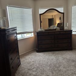 Queen Sized Bedroom Set 
