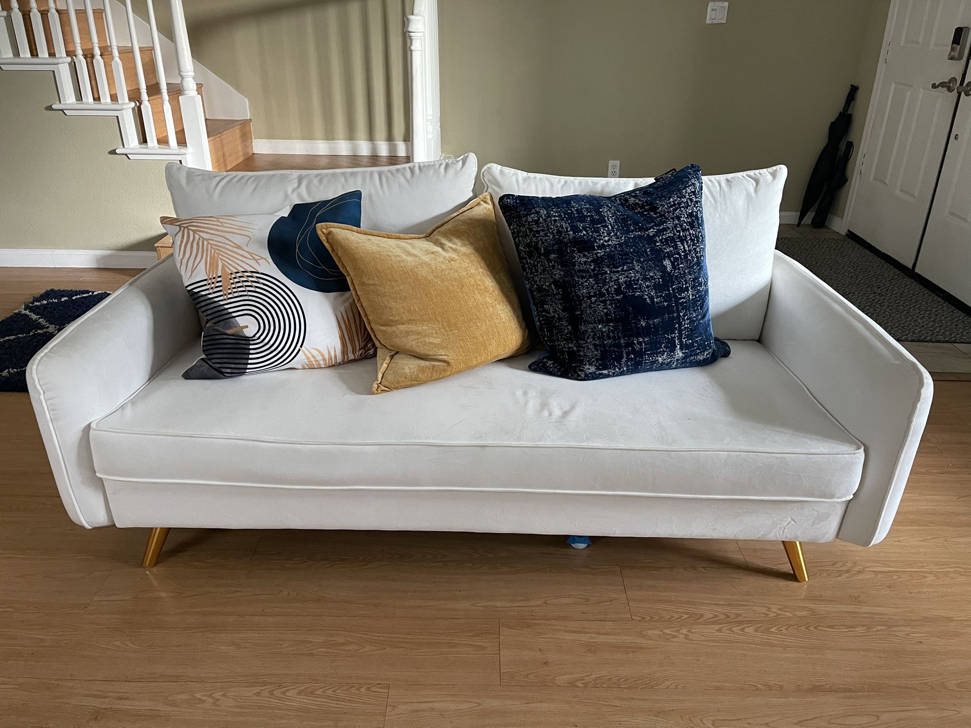 White Accent Couch (Loveseat)