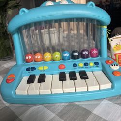 Hippo Play Piano 