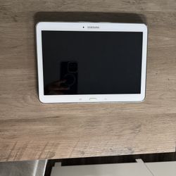 EN: Samsung Tablet 10.1" - Great Deal! ES: Tableta Samsung 10.1" - ¡Súper oferta!