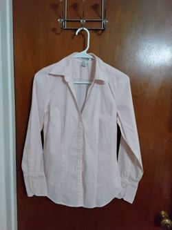 Women's Forever 21 Light Pink Button-Down Shirt.  Medium.  Like New