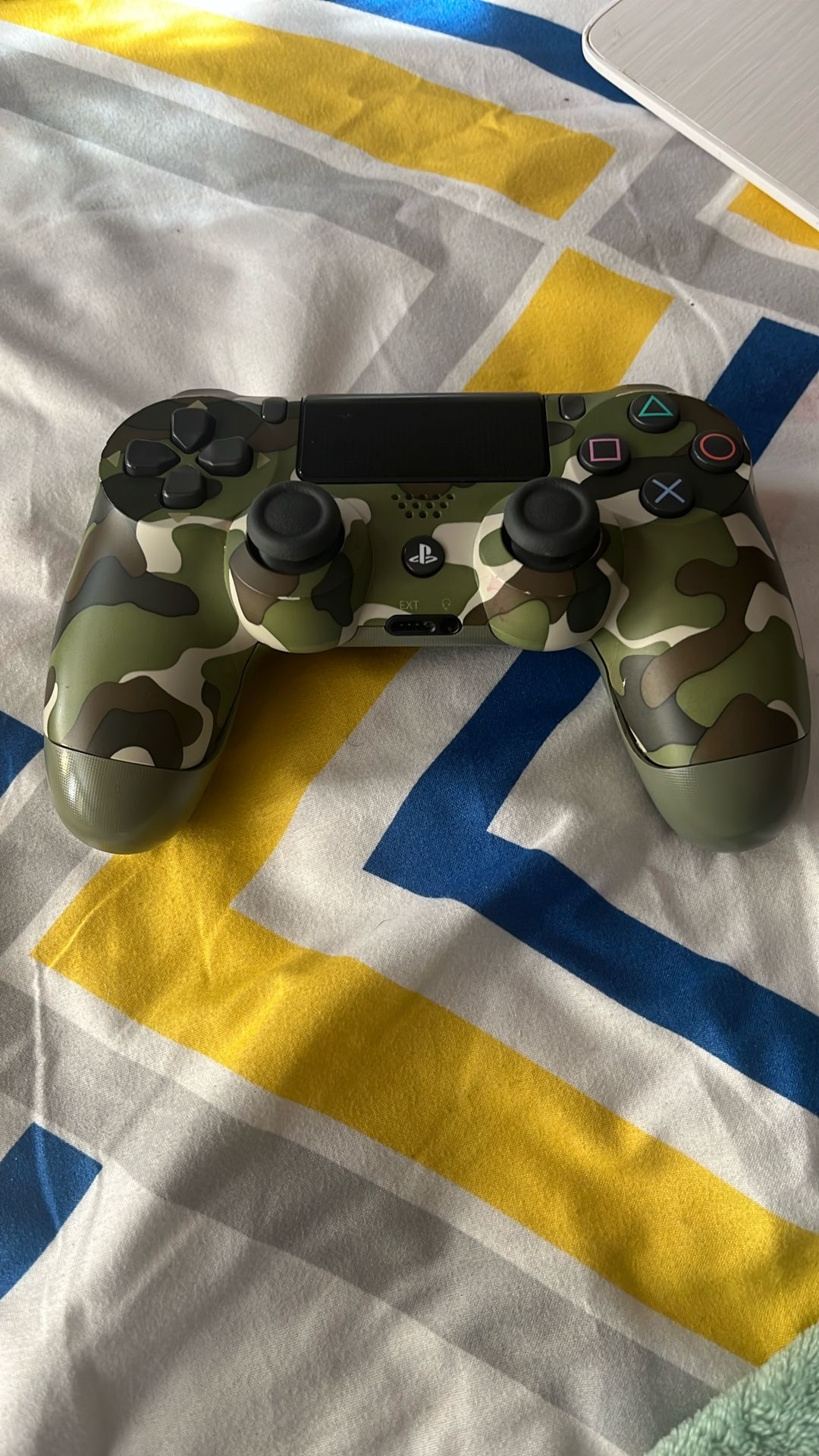 PS4 Controller