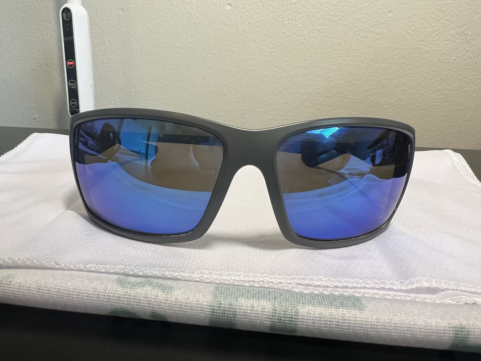 Costa Del Mar 580G Polarized Sunglasses – Blue Mirror, Excellent Condition