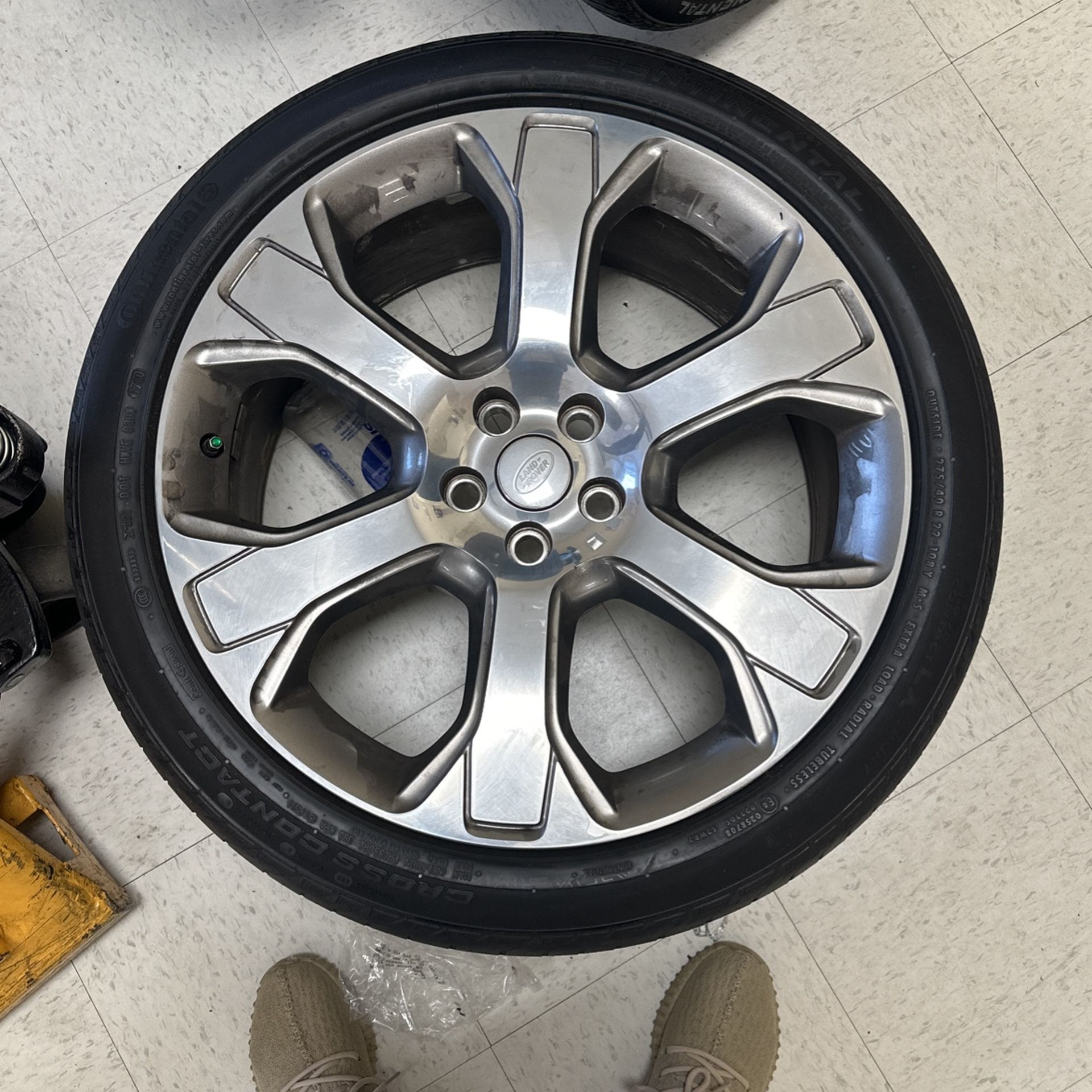 Runs with the Tire from range Rover