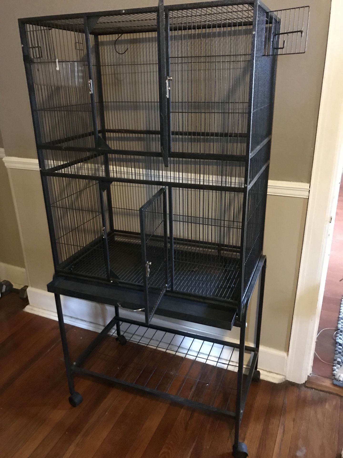 Brisbane Cage with Accessories