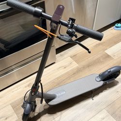 Electric Scooter 19mph 17–23 Miles Range – Brand New