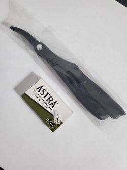 New Featherweight Straight Razor Holder With Blades