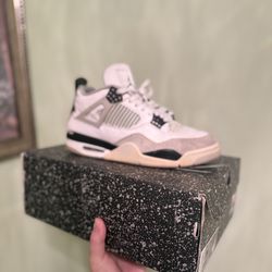 Used* Jordan 4 Military Blacks Size 9 OFFER YOUR PRICE