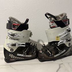 Nordica Supercharger Ignition ski 12.5 ski boots.