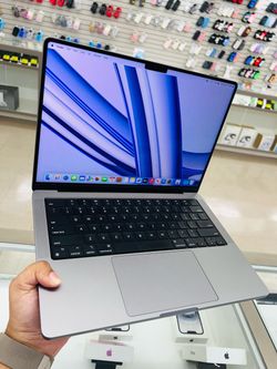 MacBook Pro M1 Pro 32GB RAM 512gb ssd