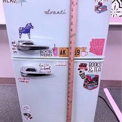 Avanti- Retro Style Refrigerator reduced to $60 (paid $279 + tax) US 60 and Higley Road in Mesa