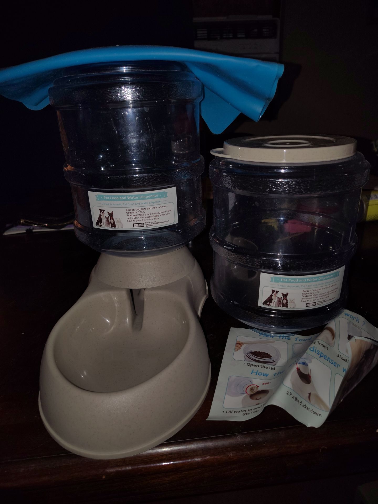 Pet food water/dispenser/mat $5