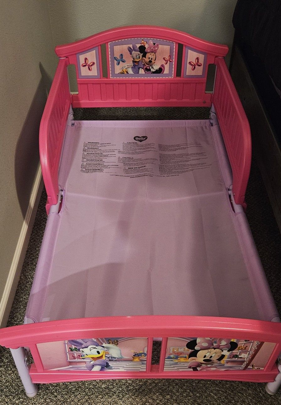 Minnie Mouse Toddler Bed