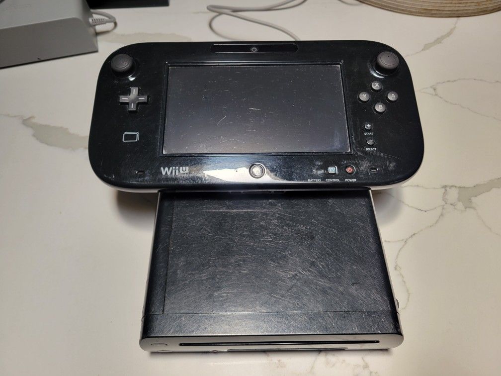 Wii U Black 32 GB with GamePad And Many Games!!! Super Smash Bros, Super  Mario 64, Xenoblade, Etc for Sale in Orange, CA - OfferUp