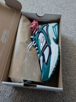 Mariners x Adrenaline GTS 4 Brooks Shoes size 7 mens, 8.5 womens