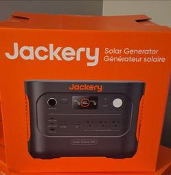 Jackery Explorer 1000 Solar Generator