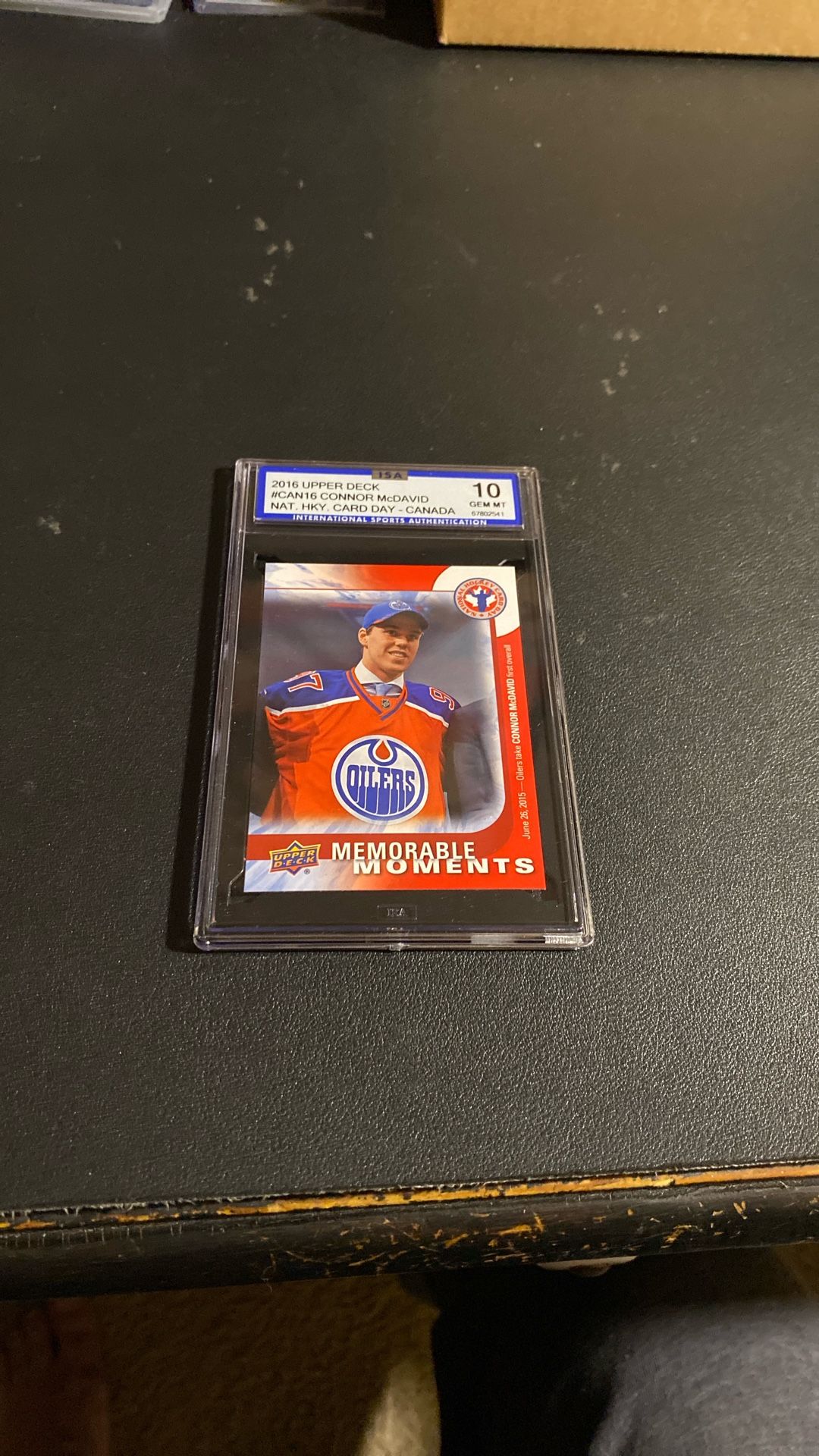 2016 Upperdeck Connor McDavid (Rookie)