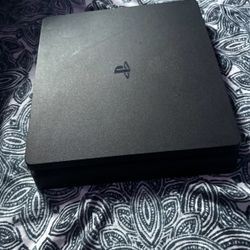 PS4 Slim 