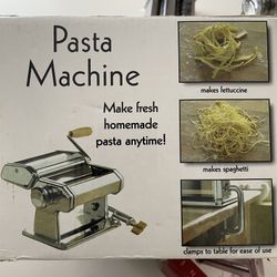 Pasta Machine w/ Unused Lasagna Attachment – Complete Set