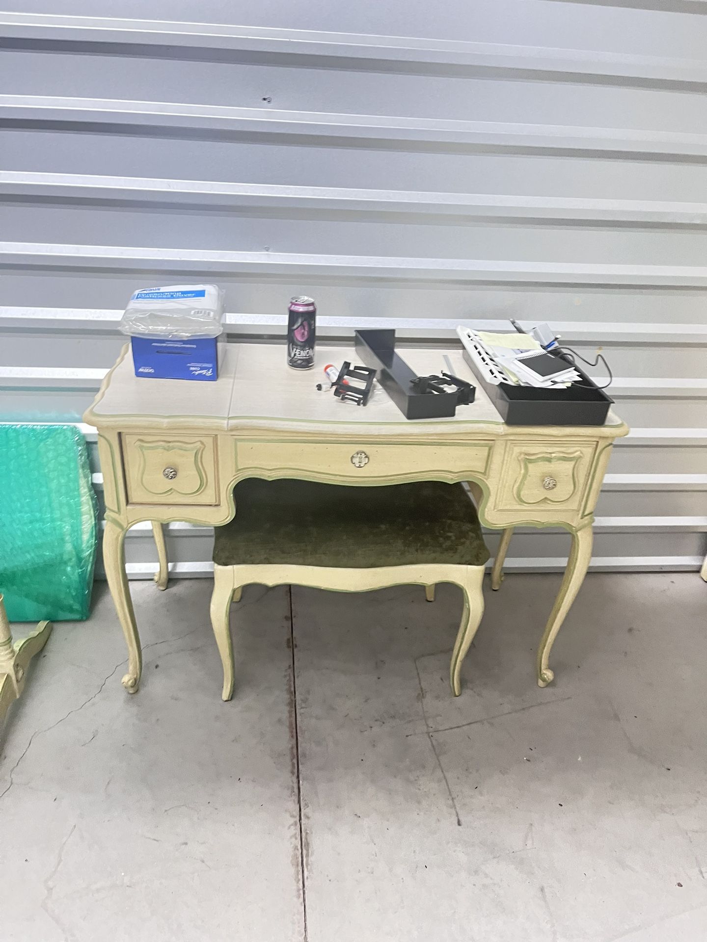 Huntley Furniture by Thomasville for Sale in Fort Worth, TX OfferUp