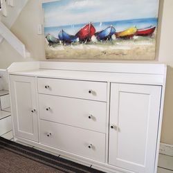 WHITE DRESSER GREAT CONDITION DELIVERY AVAILABLE