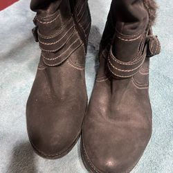 Clarks Boots Leather Boots Women's Size 8 Faux Fur Leather Upper Very Nice